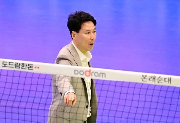 강성형 현대건설 감독./KOVO