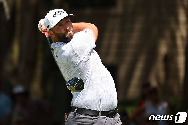 지난해 LIV 골프 상금왕 욘 람(스페인). ⓒ AFP=뉴스1