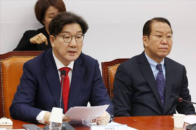 권성동 국민의힘 원내대표(사진 왼쪽)와 권영세 비대위원장 ⓒ데일리안 홍금표 기자