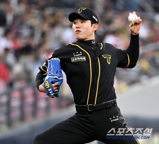 21일 광주KIA챔피언스필드에서 열린 NC와 KIA의 경기, KIA 김사윤이 역투하고 있다. 광주=허상욱 기자wook@sportschosun.com/2024.04.21/