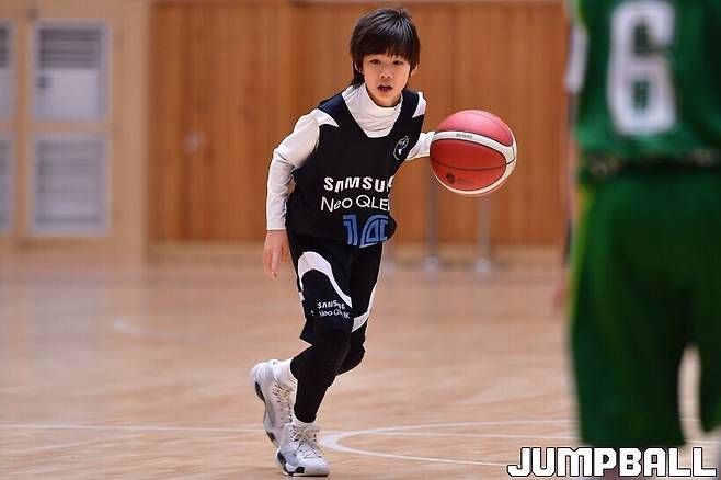 ▲탤런트 이요원 씨의 아들 분당삼성 유소년 농구교실 박재원 군