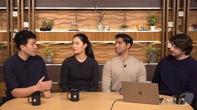 오픈AI 연구원들이 '딥 리서치' 기능을 발표하고 있다.(오픈AI 유튜브 갈무리)