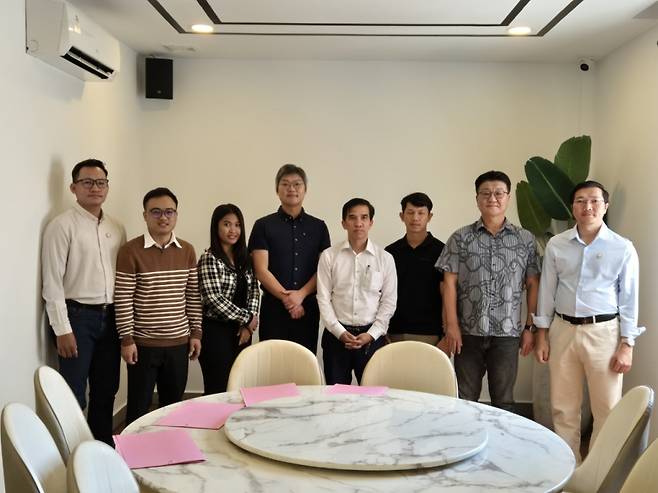 에스에스엘이 최근 캄보디아 프놈펜에 있는 5개 소규모 병원급 클리닉·캐비닛과 병원정보시스템 구축 사업의향계획서(LOI)를 체결했다/사진제공=에스에스엘