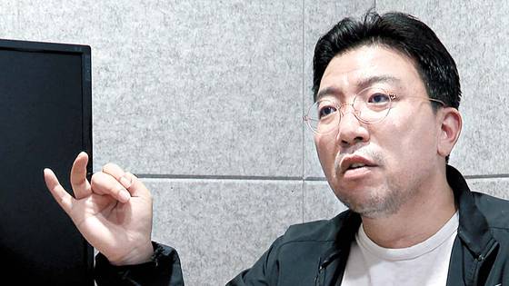 이날 재판에서는 라 대표 일당의 부당 범죄수익을 정확히 산정하지 않았다. 외부 요인으로 인한 주가 상승도 있었기 때문이다. 사진은 구속 전 라 대표의 모습. 사진 연합뉴스tv