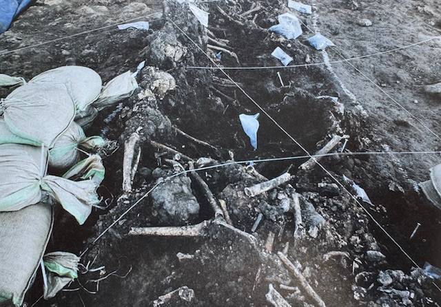 제주공항 유해 발굴 모습 (사진, 제주도 및 4.3평화재단)