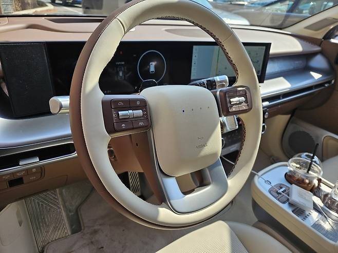 아이오닉 9 실내. 서재근 기자