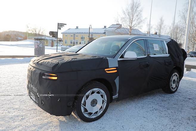 제네시스 'GV90' 테스트카 (출처 : Carscoops)