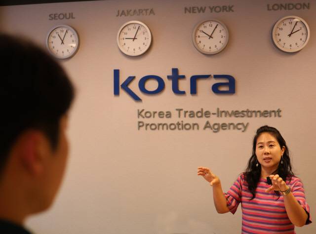 이효연 코트라 인도네시아비즈니스협력센터장이 14일(현지시각) 디지털타임스와의 인터뷰하고 있다. <이민우 기자>