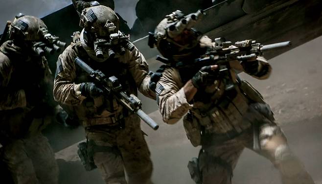 미국 중앙정보국(CIA) 주관으로 진행된 '넵튠 스피어(빈 라덴 사살) 작전'을 다룬 영화 《ZERO DARK THIRTY》의 한 장면 ⓒ영화 'Zero Dark Thirty' 화면캡처