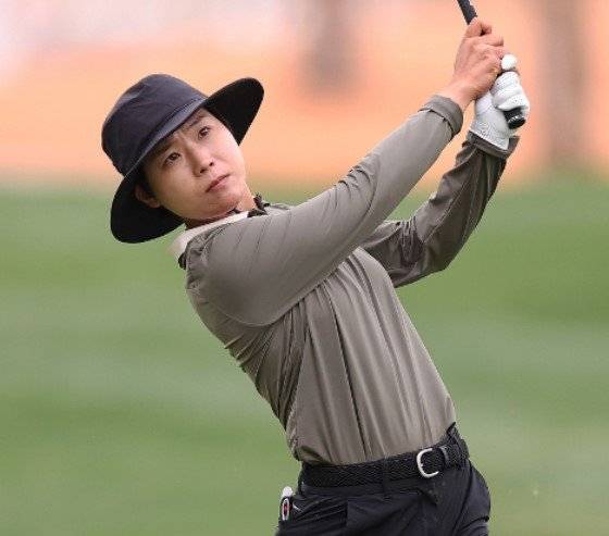 메인후원사를 잃어 정면에 아무 로고도 없는 모자를 쓰고 대회에 나선 이소미. 사진제공 | ㅣLET