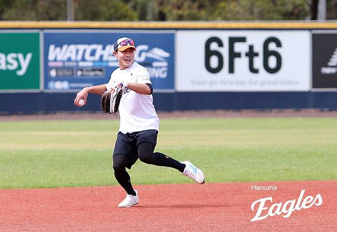 ▲ 이미 수비력과 팀 내 융화, 그리고 훈련 태도에서 큰 호평을 얻고 있는 심우준. ⓒ한화이글스