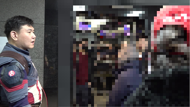 지난 10일 국가인권위 건물에서 포착된 ‘캡틴아메리카 복장’의 안병희 씨.