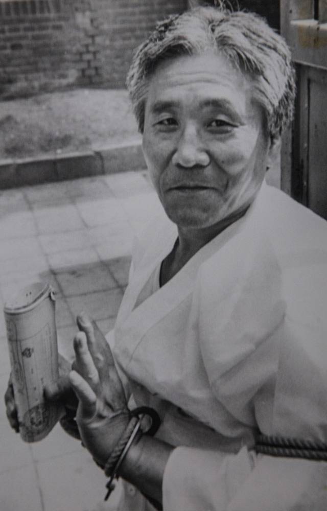 ▲한겨레방북취재사건으로 열린 1989공판 서울중앙지방법원 대법정(서소문시절)에서. ⓒ김연수