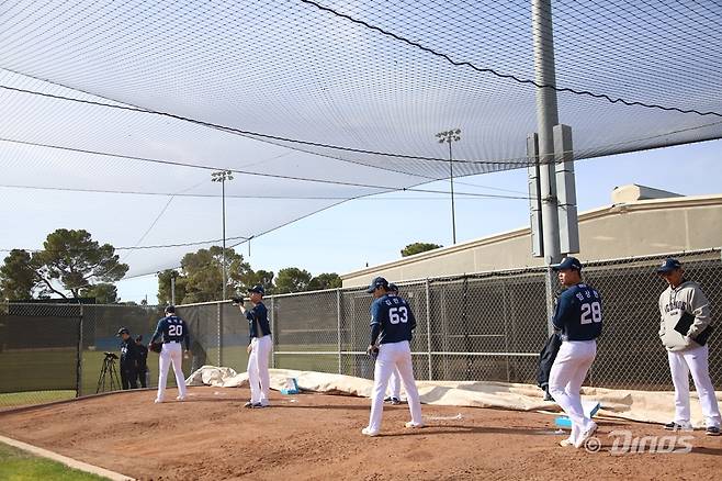 NC는 선발진 고민을 해결하지 못한 채 대만으로 출국한다. 연습경기와 시범경기를 통해 다양한 플랜이 공개될 예정이다. NC 다이노스