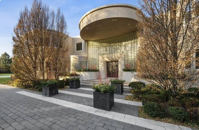 마이클 조던이 소유했던 시카고 교외 저택. 사진=리얼터닷컴 캡처