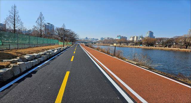 신천 보행환경 개선사업의 수성교~동신교 구간. 대구시 제공
