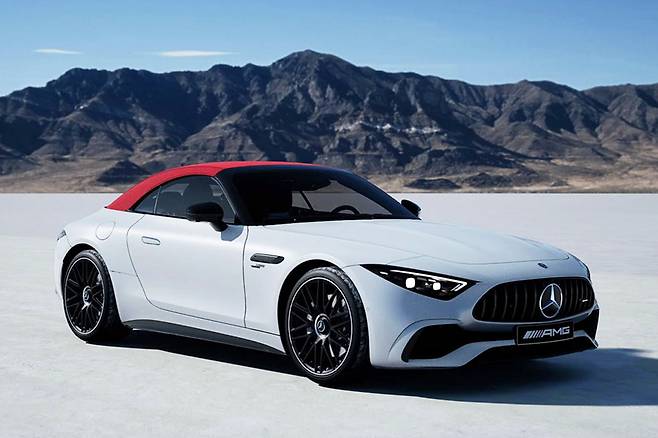 메르세데스 AMG SL 43 그레이트 화이트 에디션