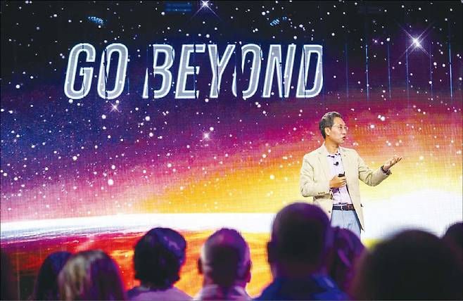 이동훈 SK바이오팜 사장이 미국 네바다주 라스베이거스에서 미국 내 영업 조직을 대상으로 한 ‘2025 내셔널 세일즈 미팅(National Sales Meeting)’에서 발표하고 있다. (SK바이오팜 제공)