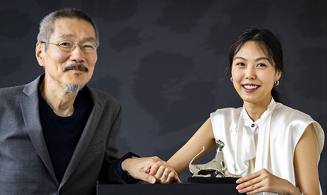 홍상수 감독(왼쪽)과 배우 김민희. EPA연합뉴스