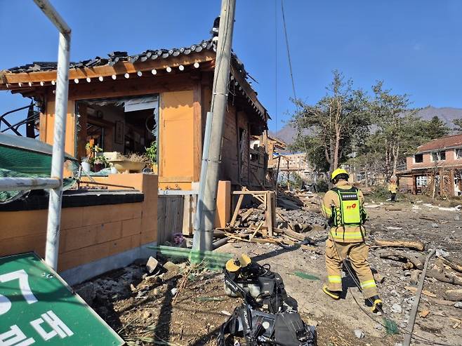 한미연합훈련이 진행된 6일 오전 10시 5분께 경기 포천시 이동면 노곡리 민가에 군이 발사한 폭탄이 추락해 인명 피해가 발생했다. 사진=독자 제공·뉴스1