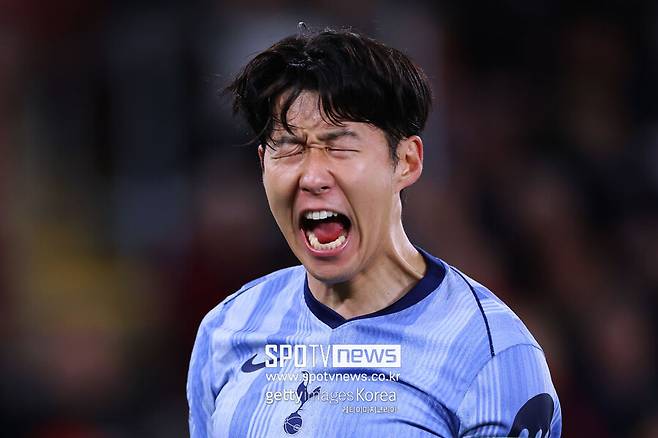 ▲ 에베를 단장은 이러한 상황을 설명한 뒤 “여러 포지션을 소화할 수 있는 경험 있는 멀티 공격수라면 케인의 백업이라는 해답이 될 수 있다”라고 말하며 케인의 백업 역할과 동시에 다른 역할을 소화할 수 있는 멀티 자원을 원한다는 뜻을 전했다.