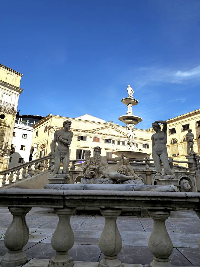 ‘수치의 분수’로 불리는 프레토리아 분수.