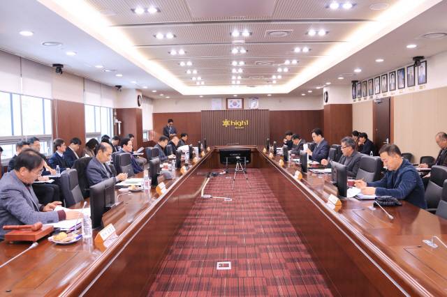 ▲ 강원랜드는 지난 7일 본사와 서울사무소 간 화상회의를 통해 이사회를 개최했다.