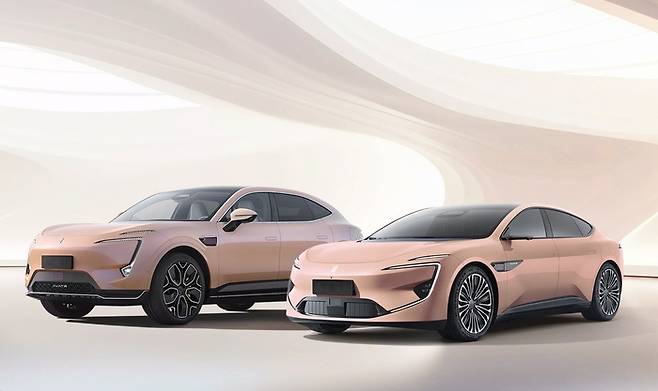 창안자동차 산하 아바타 테크놀로지의 전기차 제품군.