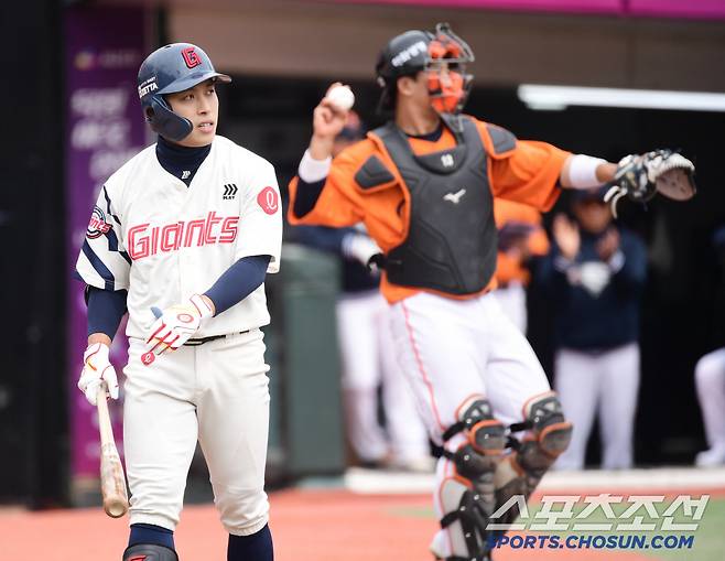 13일 부산 사직구장에서 열린 KBO리그 시범경기 롯데와 한화의 경기. 3회 한화 류현진에게 삼진을 당하고 있는 롯데 황성빈. 부산=송정헌 기자songs@sportschosun.com/2025.03.13/