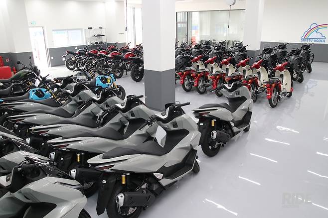 교육 과정에 맞춰 다양한 기종의 모터사이클로 교육을 진행한다