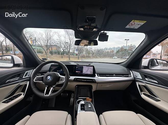 BMW iX1