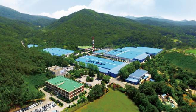 SNT모티브 주가가 힘을 쓰지 못하고 있지만 전망은 밝다. 사진은 SNT모티브 부산 본사 전경. /사진=머니투데이