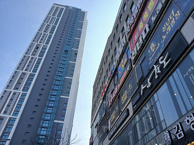 평택 고덕신도시의 한 상가 모습. 김희량 기자