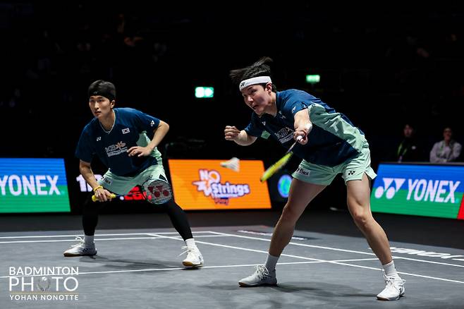 최고 권위의 전영 오픈에서 남자 복식 정상을 차지한 서승재(오른쪽)-김원호. 대한배드민턴협회