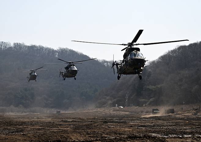 3월11일 경기 파주시 법원읍 무건리 훈련장에서 한·미 장병들은 태운 수리온 헬기가 공중강습을 위해 착륙하고 있다. 기사 내용과 무관한 사진 ⓒ사진공동취재단