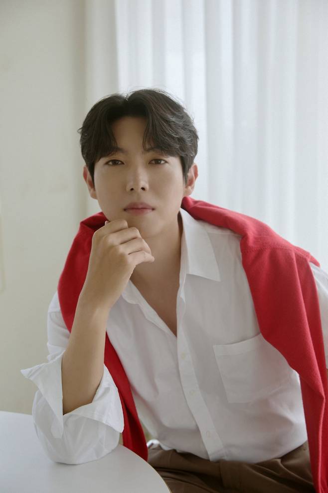 손태진 (제공: 미스틱스토리)