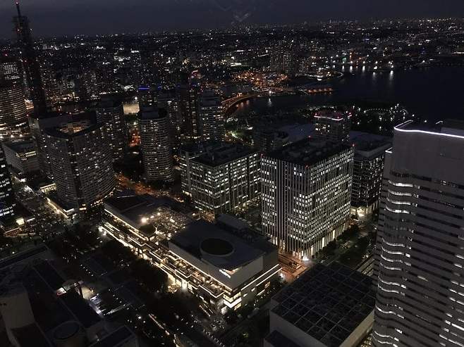 0490f719b1806af120b5c6b236ef203e98f9eea8ca4d29f7a4