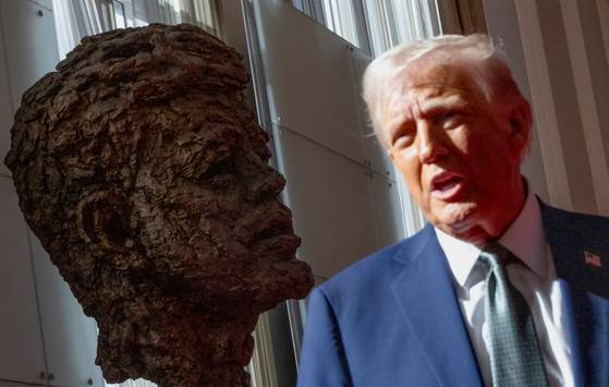 도널드 트럼프 미국 대통령이 17일 미국 워싱턴 D.C. 케네디센터에서 이사회에 참석한 후 연설하고 있다. 로이터=연합뉴스