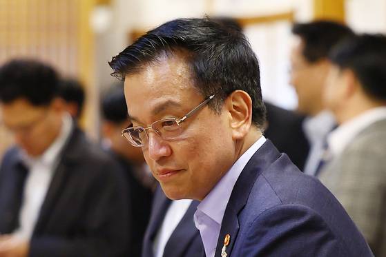 최상목 대통령 권한대행 부총리 겸 기획재정부 장관이 지난 20일 경북 경주교촌마을 ‘최부자 아카데미’에서 열린 민생점검회의에 참석한 모습. 김현동 기자