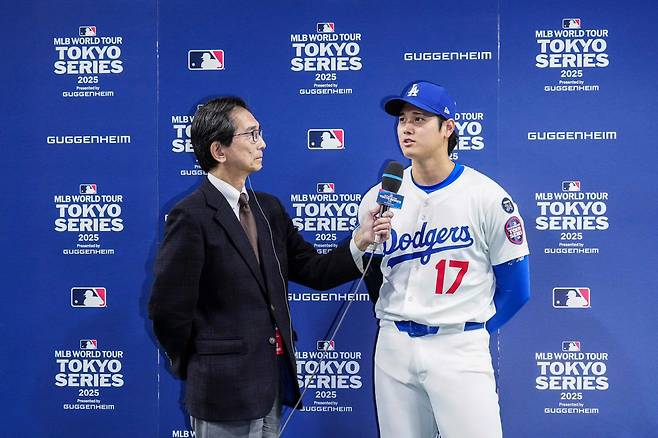 오타니가 도쿄시리즈 2차전 승리 후 인터뷰를 하고 있다. AFP연합뉴스