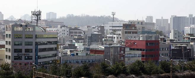 최근 재개발 조합원 입주권을 비롯한 신축 아파트 가격이 급등하고 거래도 늘고 있는 노량진뉴타운 1구역 일대 전경. 김호영 기자