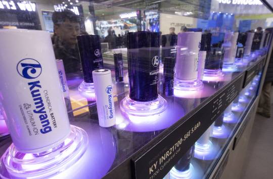 이달 5일 서울 강남구 코엑스에서 열린 인터배터리 2025의 금양 부스에 배터리가 전시돼 있다. 연합뉴스.