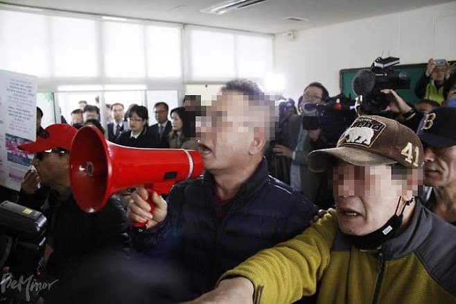 7cf3da36e2f206a26d81f6e443877765e6