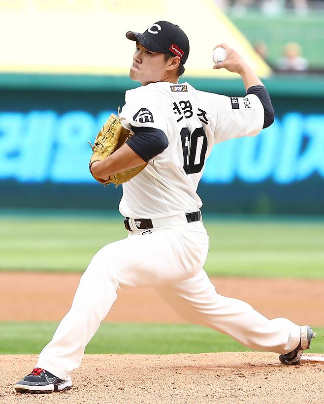 ▲ 경기 결과는 물론 세부 지표에서도 좋은 성장세를 보여주며 기대감을 키운 전영준 ⓒSSG랜더스