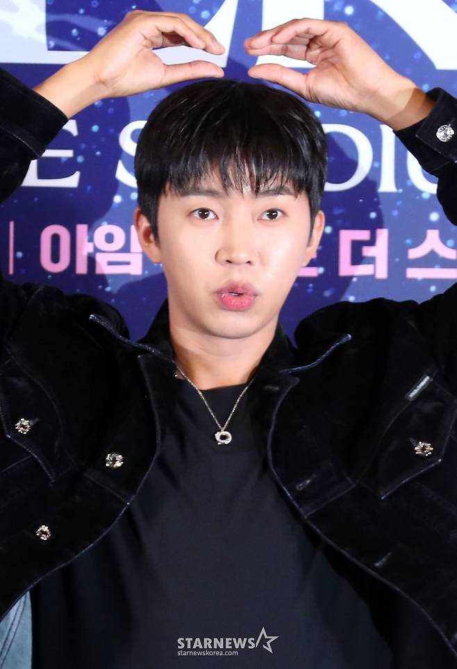 가수 임영웅이 22일 오후 서울 용상CGV에서 열린 영화 '아임 히어로-더 스타디움' 언론시사회 및 무대인사에 참석해 인사말을 하고 있다. 2024.08.22 /사진=임성균