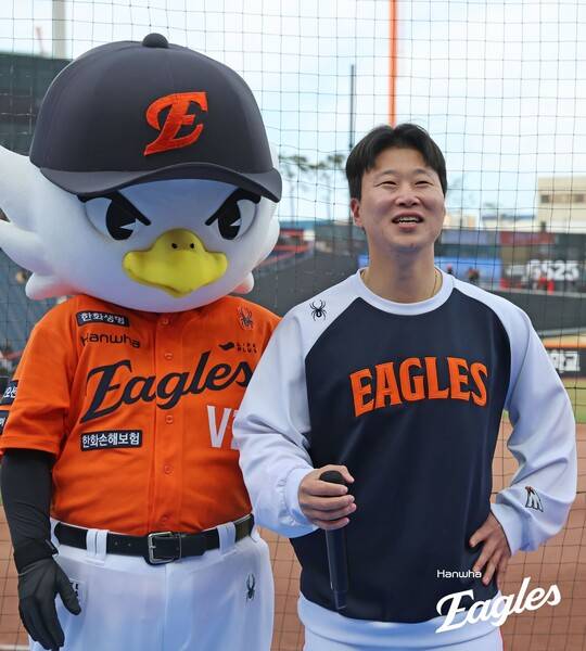 김종수(오른쪽). ⓒ한화 이글스