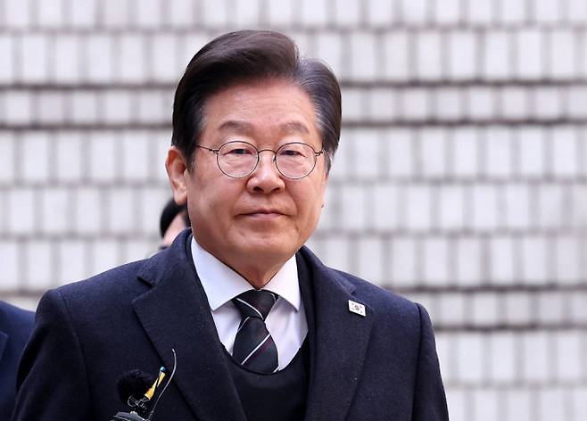 윤석열 대통령 탄핵 심판 선고일이 오는 4일로 결정되며 이재명 더불어민주당 대표 테마주가 강세다. 사진은 이 대표. /사진=뉴스1