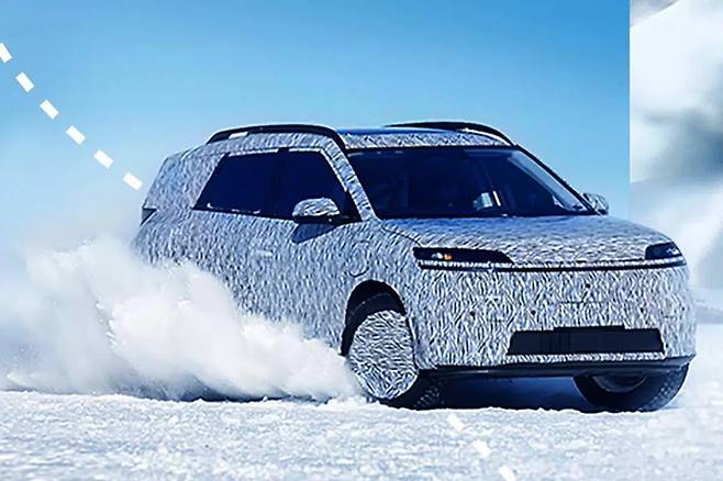 현대차 새로운 전기 SUV 티저