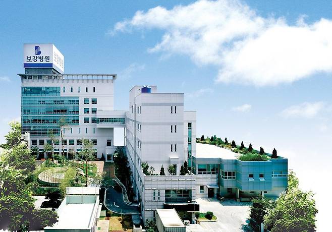 전문병원은 병원급 의료기관 중에서 특정 진료과목이나 특정 질환에 대해 난도가 높은 의료 행위를 하는 병원으로 보건복지부 장관이 지정한다. 심사평가원은 매년 지정 기준 충족 여부 확인과 지정·평가를 수행하고 지역별·분야별 균형을 고려해 보건복지부 장관이 최종 지정한다. 대구 보강병원. 대구 보강병원 제공