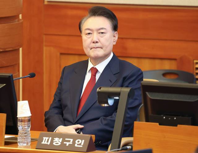 ▲ 윤석열 대통령이 지난 2월 13일 서울 종로구 헌법재판소 대심판정에서 열린 윤석열 대통령 탄핵심판 8차 변론기일에 출석해 있다. 연합뉴스